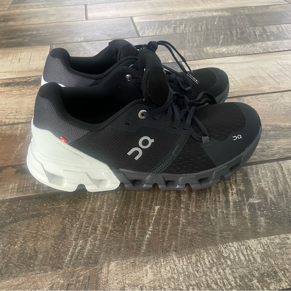 Women's On Cloudflyer 4 Running Shoes size 9